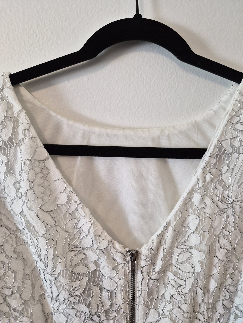 Adrianna Papell White Metallic Lace Sheath Dress Size 2 - Picture 6 of 9